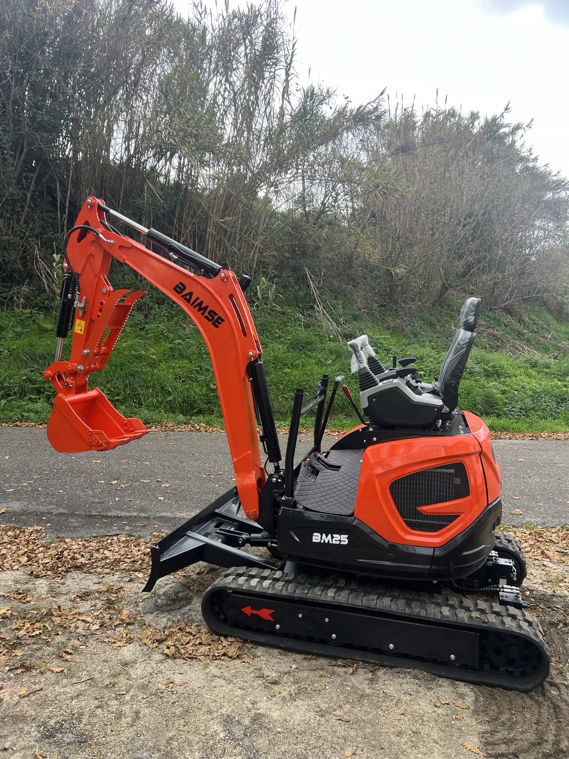 Mini Pelle Rotative Baimse 2500 kg, Moteur 3 Cylindres Kubota D1105