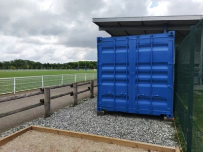 BAR BUVETTE EN CONTAINER 20 PIEDS – 2 AUVENTS