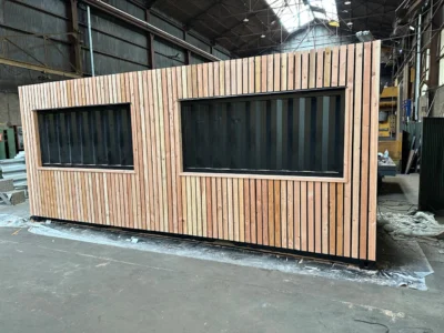 SNACK EN CONTAINER 20 PIEDS – 2 AUVENTS LATÉRAUX