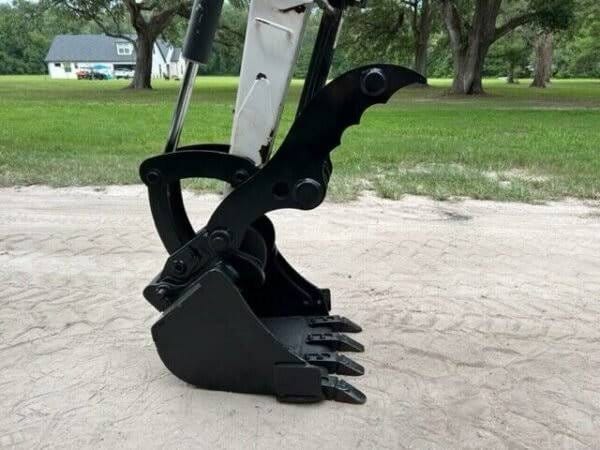 Bobcat 425G, (2008), 2095 heures, 2.7T + 4 Godets – occasion