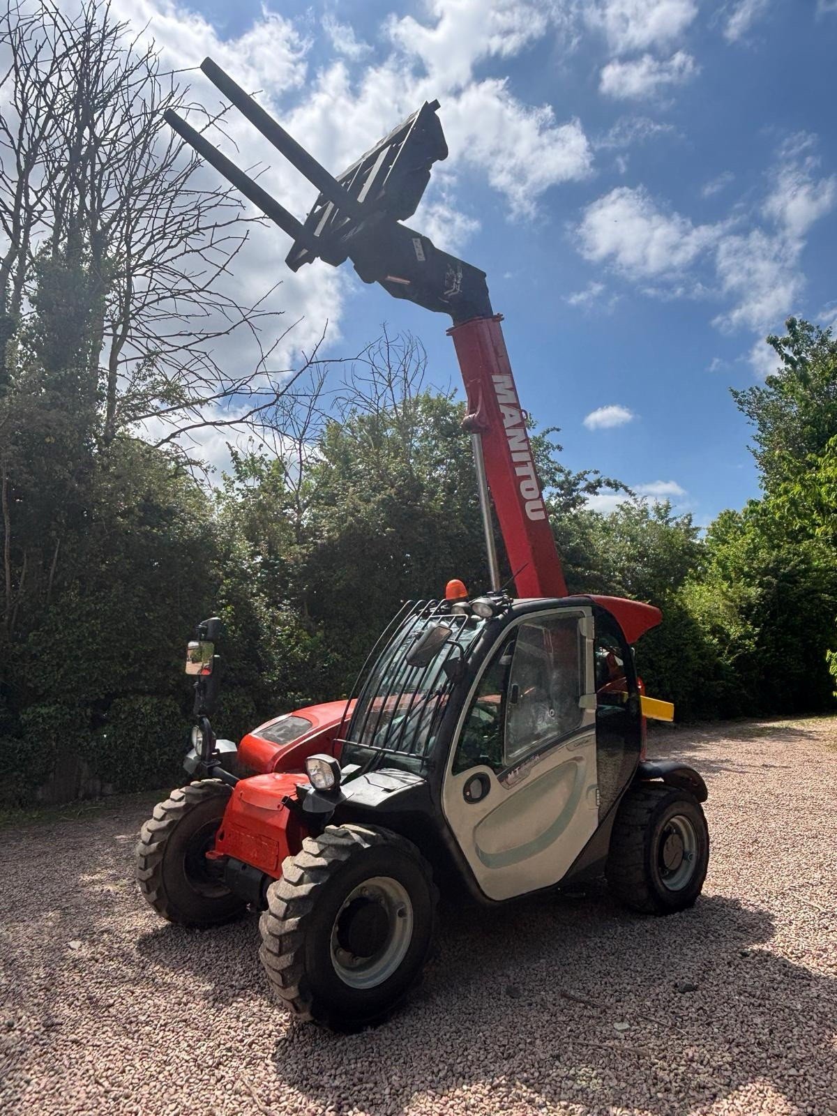 MANITOU MT 625 H COMFORT AVEC ACCESSOIRES