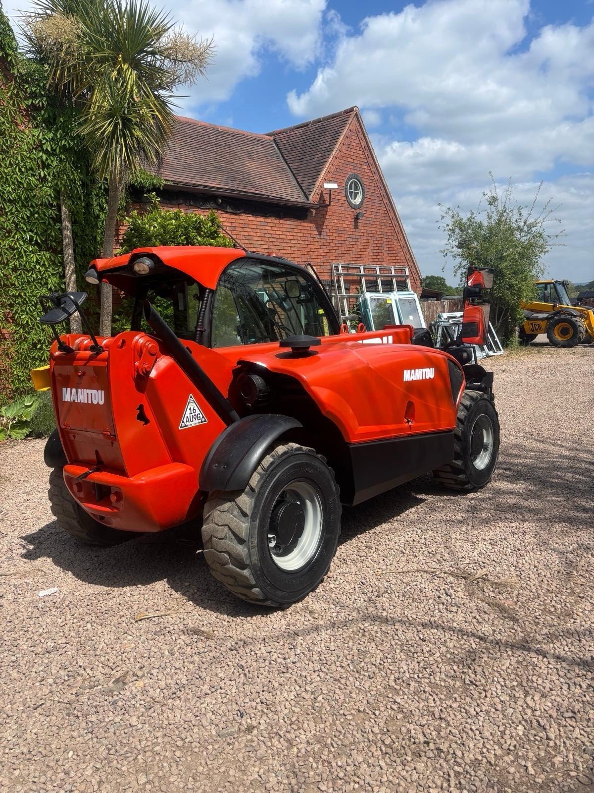 MANITOU MT 625 H COMFORT AVEC ACCESSOIRES