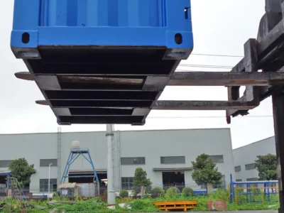 CONTENEUR DE STOCKAGE 4 PIEDS