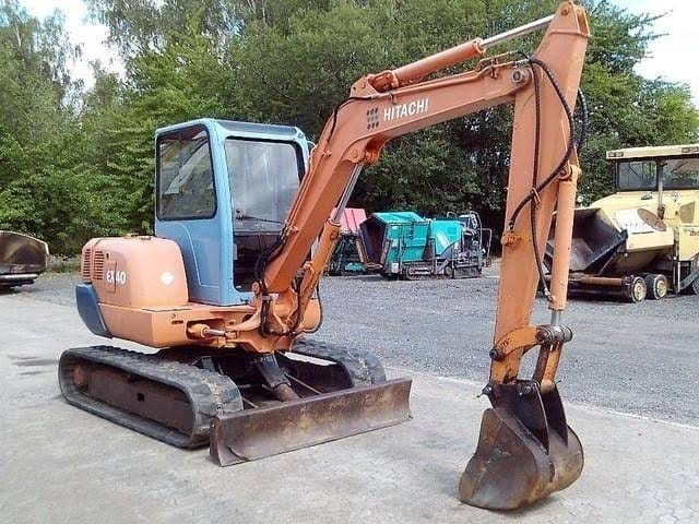 Hitachi EX40, (2000), 4600 heures + 3 Godets – occasion