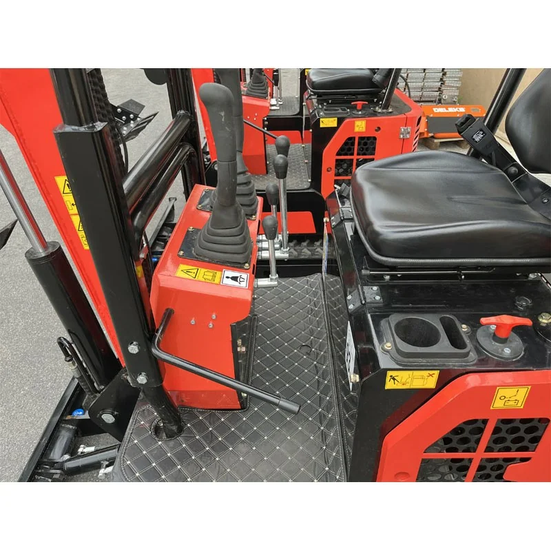 Mini-pelle Petite Pailleuse Deleks A80 Boz