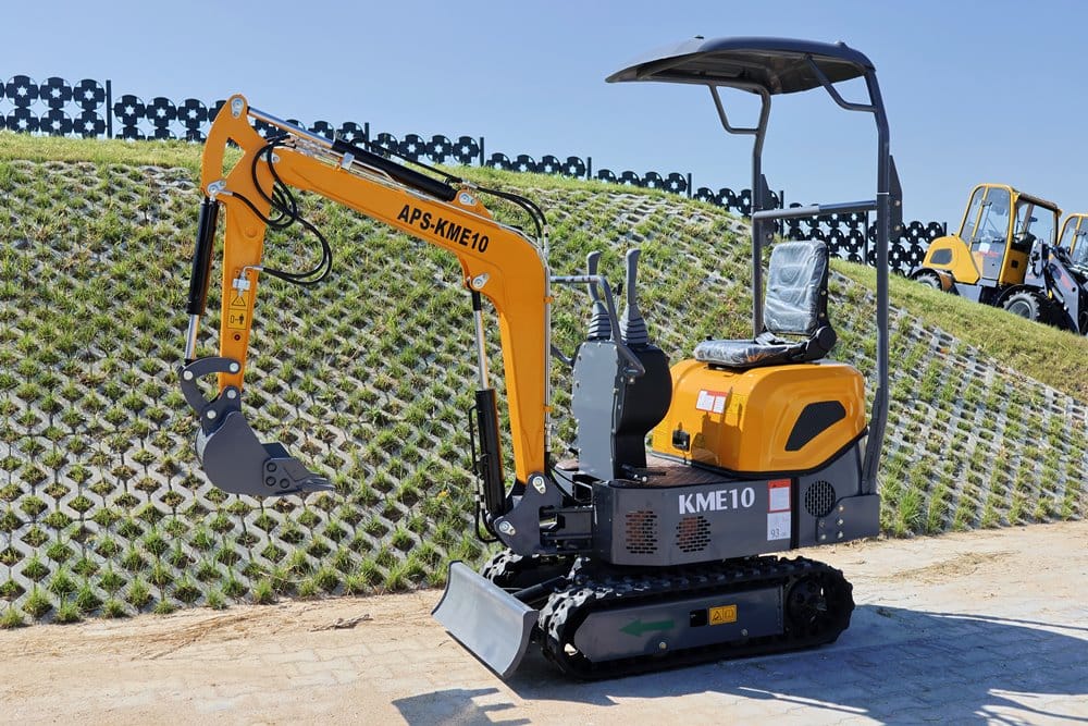 Mini-pelle APS KME10 à bras pivotant