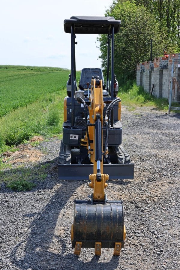 Mini-pelle APS OKW17 avec bras de torsion